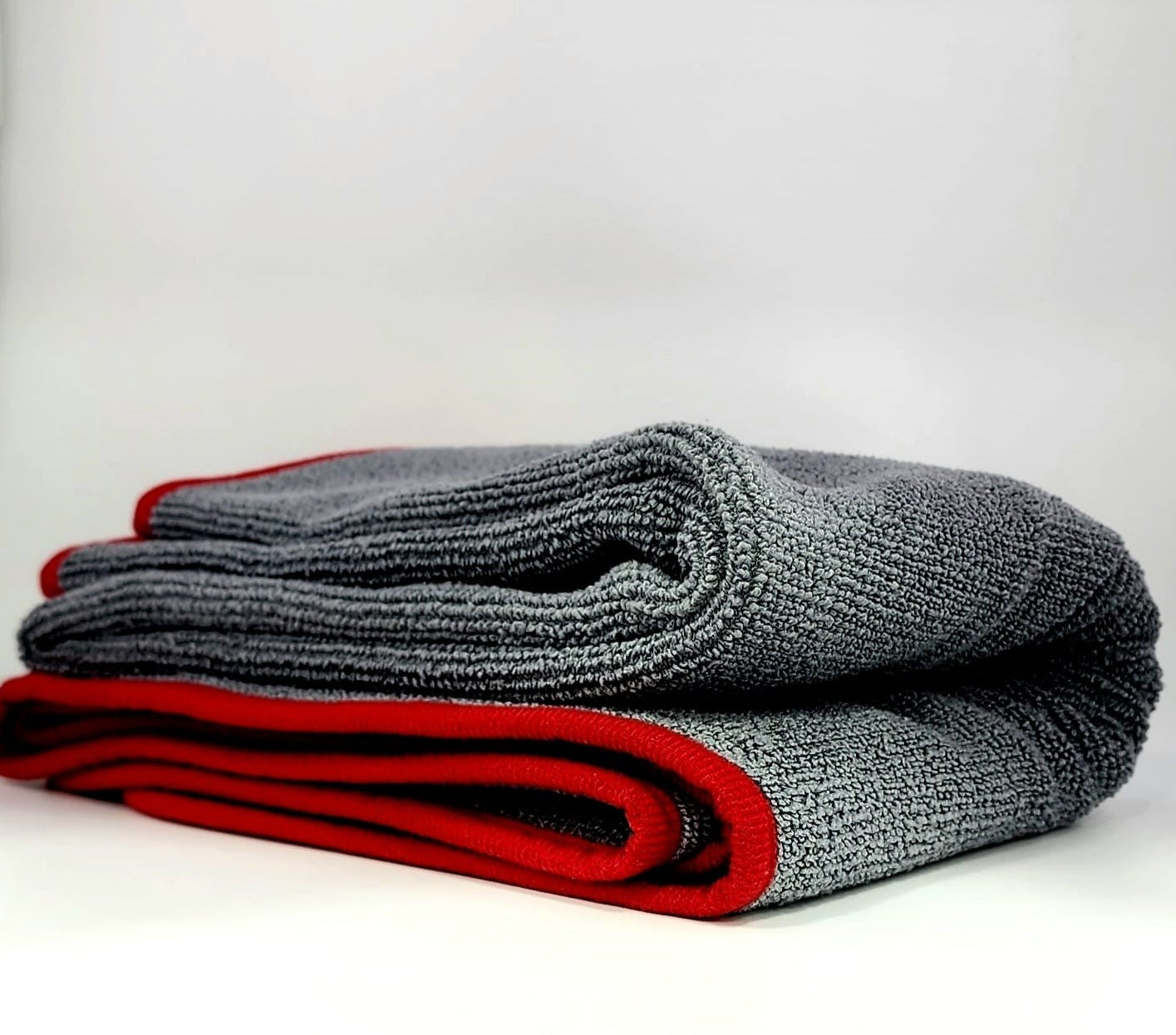 OVERSIZED MICROFIBER DRYING TOWEL